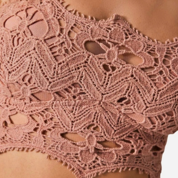 FREE PEOPLE ATHENA SCALLOPED CROCHET BRALETTE ROSE SMOKE - Picture 3 of 3